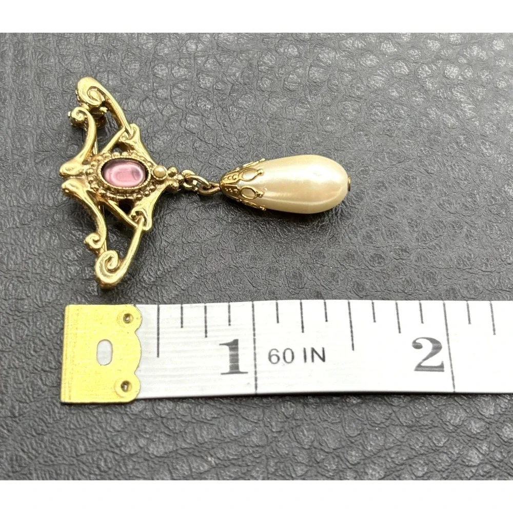 1928 Brand Vintage Pin Brooch Faux Pearl Dangle Purple Gripoix Style Cabochon